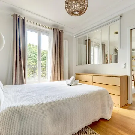 La Caribeenne - Charmant & Lumineux -pere Lachaise Apartment